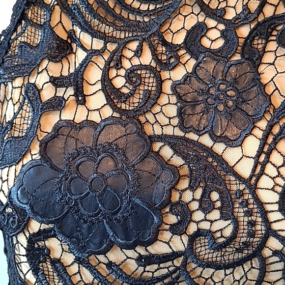 JULIAN CHANG Rihana Lace Top with Leather Roses - Picture 5 of 9